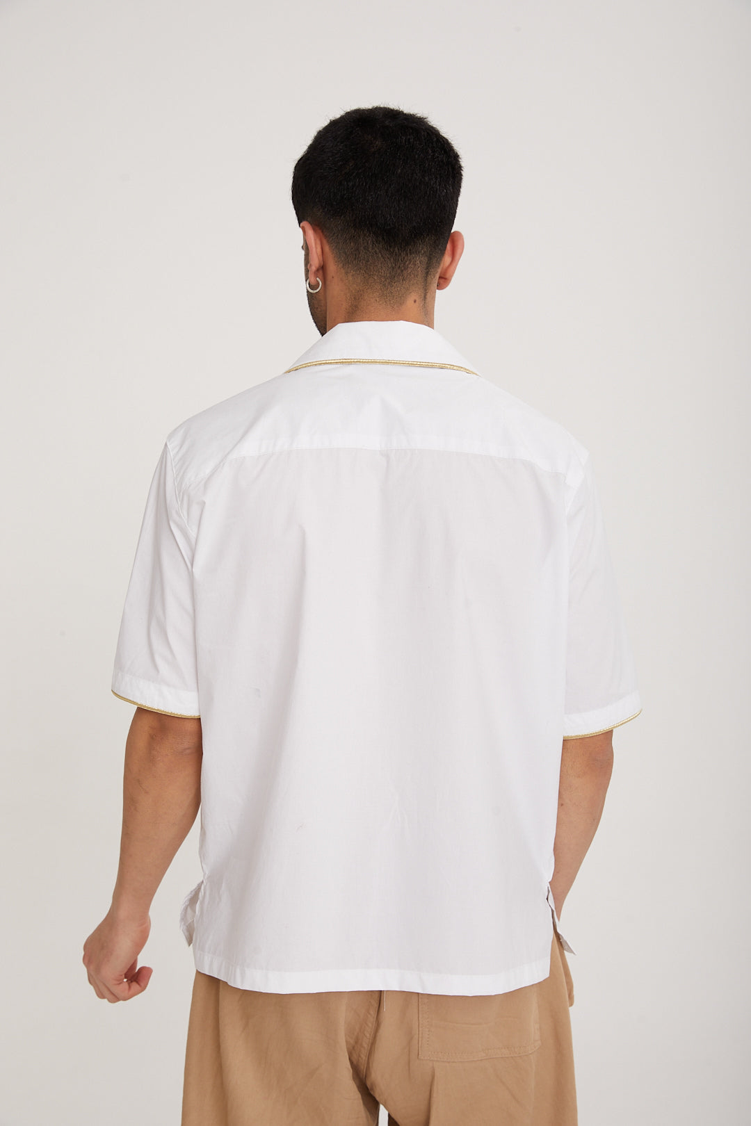 WHITE COTTON GOLDEN STRIPE SHIT - MOCHA