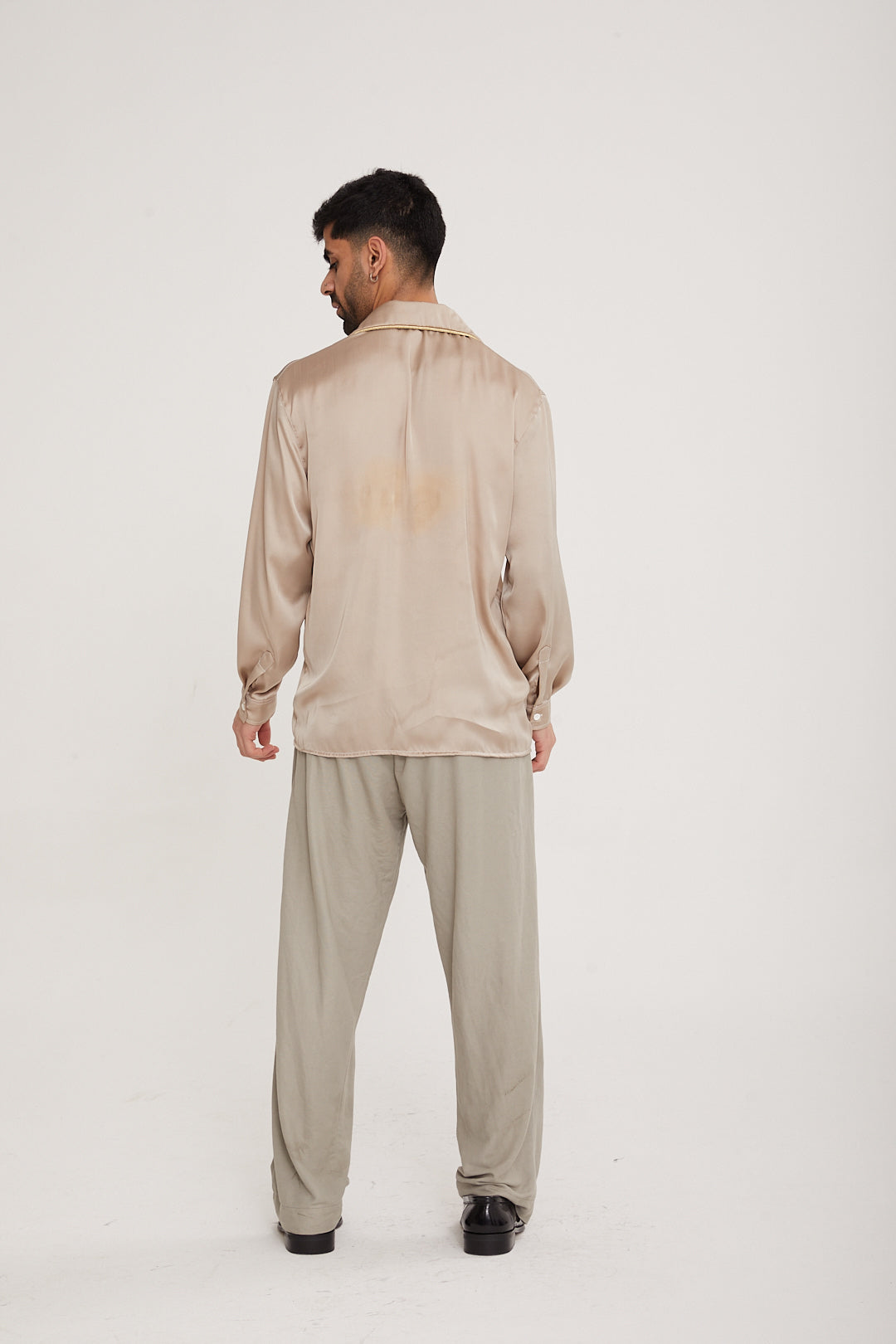 MOCHA PRINTED LOGO SILK SHIIRT - MOCHA